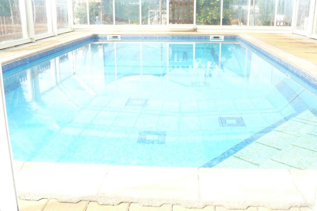 Location Avec Piscine Et Parking Apartment *